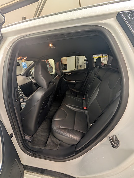 Volvo XC60 7 of 18
