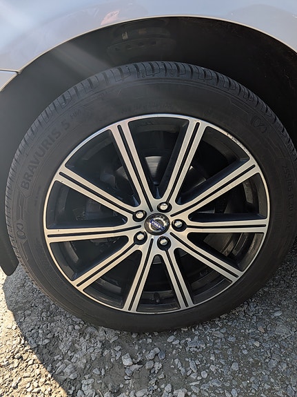Volvo XC60 11 of 18