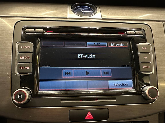 Volkswagen Passat 17 of 30