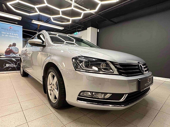 Volkswagen Passat 10 of 30