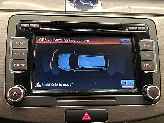 Volkswagen Passat 21 of 30
