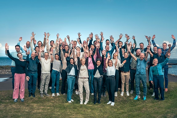 Vi er 50 ansatte som kan mye forskjellig og har det gøy på jobb