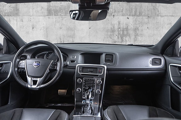 Volvo V60 24 of 29