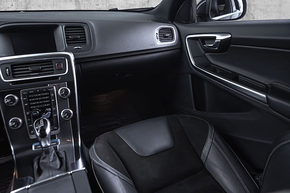 Volvo V60 25 of 29