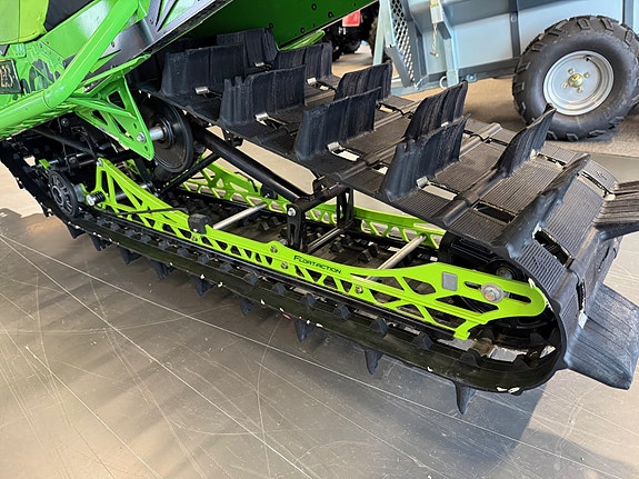 Arctic-cat M 8000 Sno Pro 5 of 6