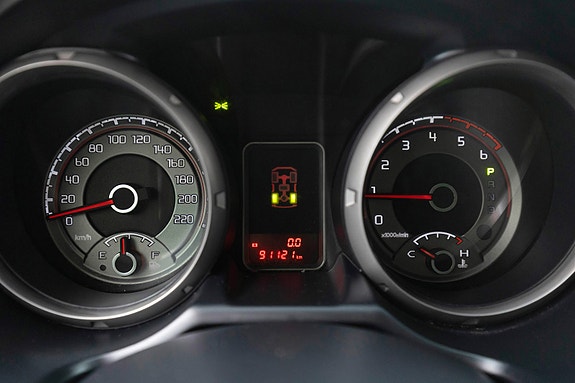 Mitsubishi Pajero 18 of 26