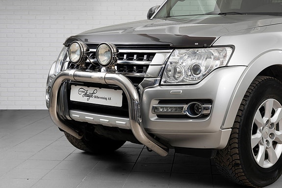 Mitsubishi Pajero 8 of 26