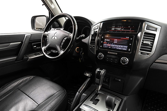 Mitsubishi Pajero 26 of 26