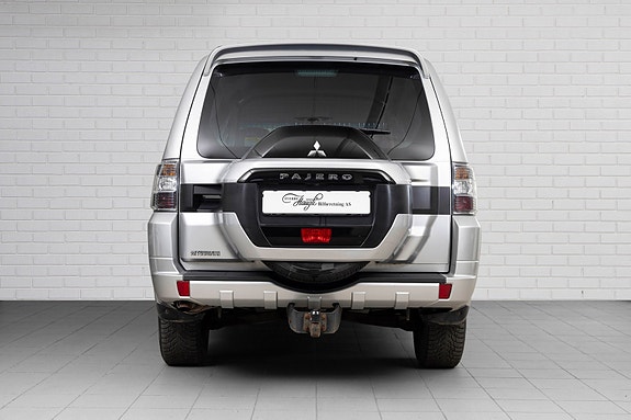 Mitsubishi Pajero 3 of 26