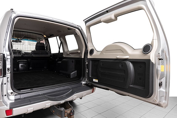 Mitsubishi Pajero 23 of 26