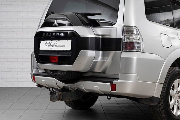 Mitsubishi Pajero 5 of 26