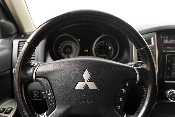 Mitsubishi Pajero 16 of 26