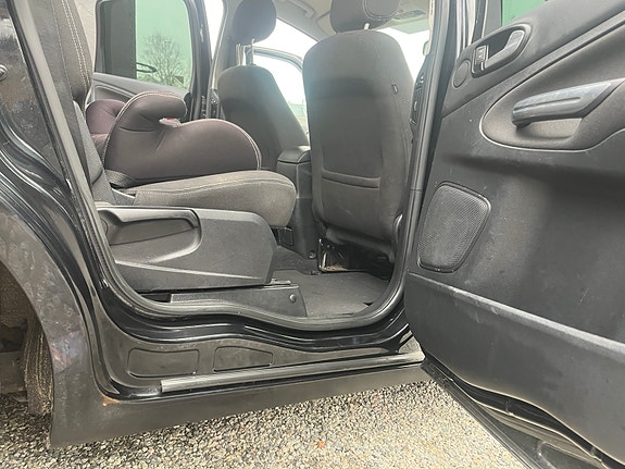 Ford S-MAX 11 of 15