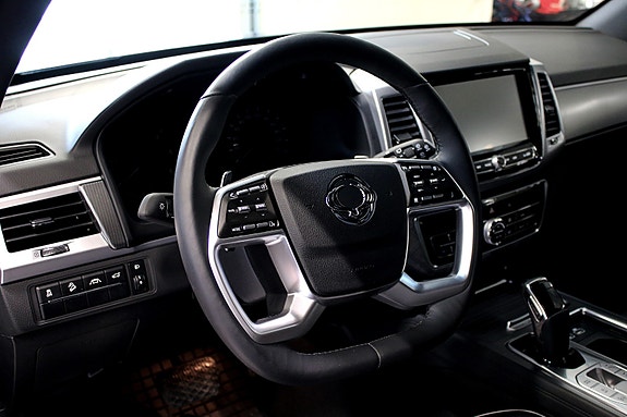 KGM Rexton 10 of 26