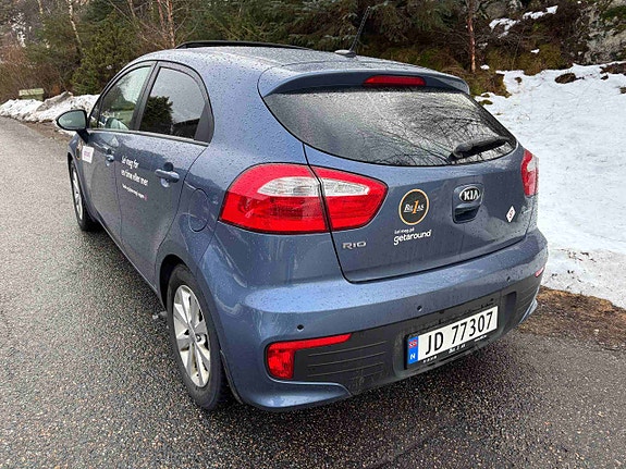 Kia Rio 4 of 5