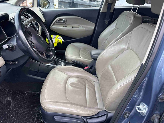 Kia Rio 13 of 13