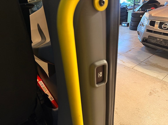 Mercedes-Benz Sprinter 11 of 27