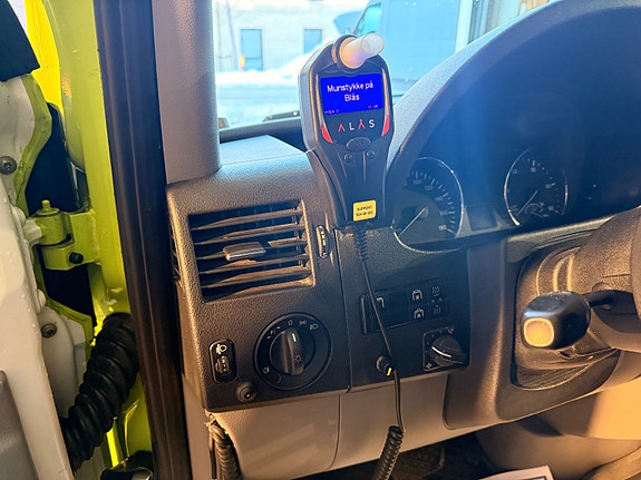 Mercedes-Benz Sprinter 20 of 27
