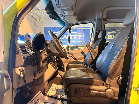 Mercedes-Benz Sprinter 25 of 27