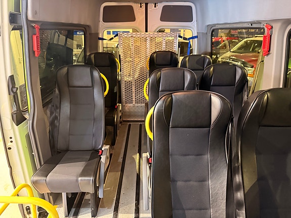 Mercedes-Benz Sprinter 12 of 27
