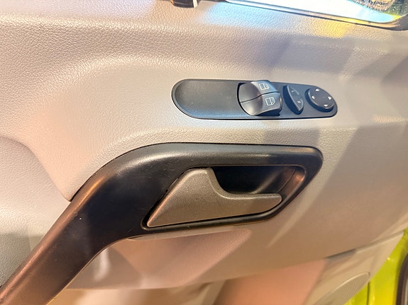Mercedes-Benz Sprinter 17 of 27