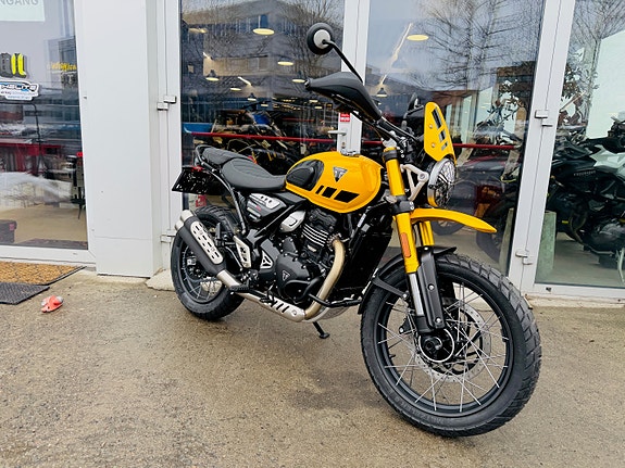 Triumph Scrambler 400XC 2 of 10