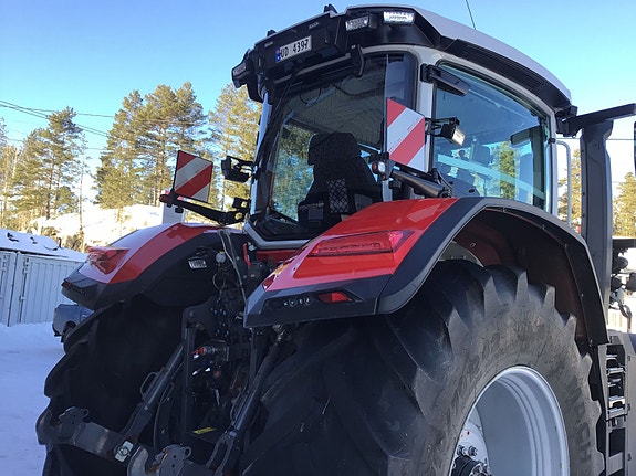 Massey Ferguson MF9S.425 med lasterbraketter! 2025, kr 2 399 000,-