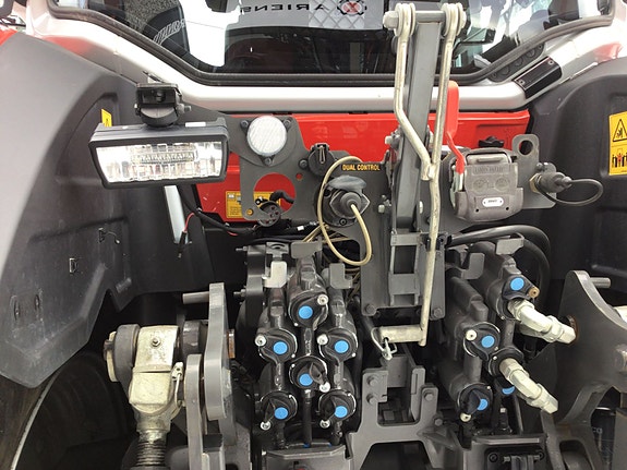 Massey Ferguson MF9S.425 med lasterbraketter! 2025, kr 2 399 000,-