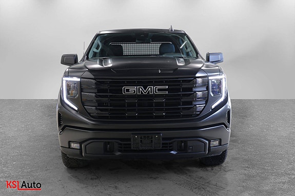 GMC Sierra 2 of 5