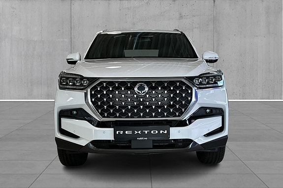 KGM Rexton 2 of 18
