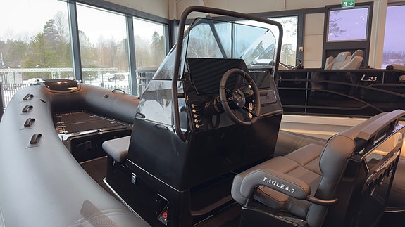 BRIG EAGLE 6.7 BLACK EDITION M/YAMAHA 225HK VMAX - Spekk ett. ønske - Helt rå! 8 of 10