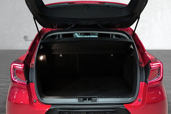 Inntil 379 liter (med baksetet skjøvet frem) og inntil 1118 liter (med baksetet nedfelt).