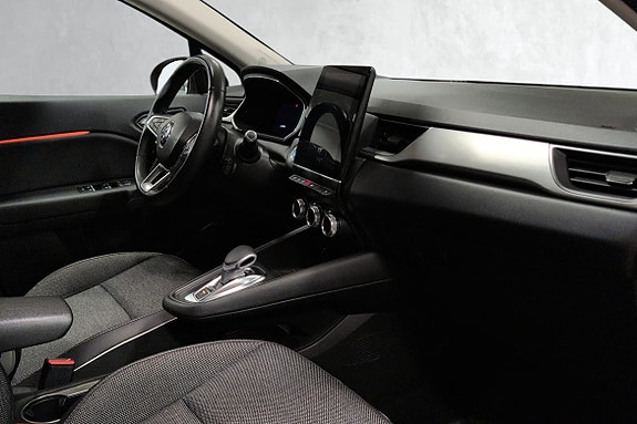 Høy sittestilling: Gir deg suveren oversikt og gjør det utrolig enkelt å sette seg inn og gå ut av bilen.