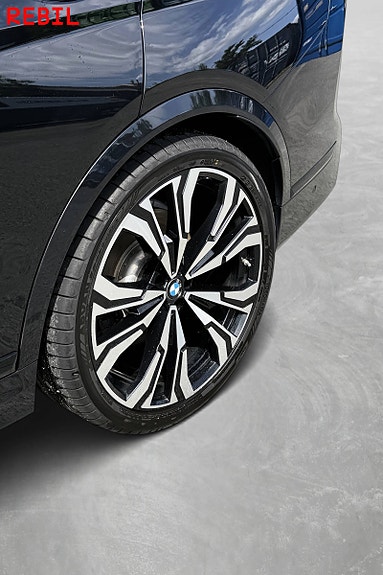 BMW X7 27 of 28