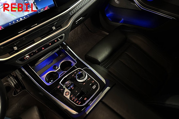 BMW X7 24 of 28