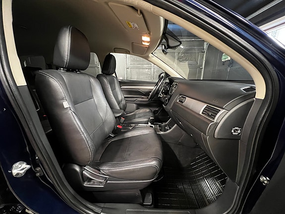 Mitsubishi Outlander 24 of 30