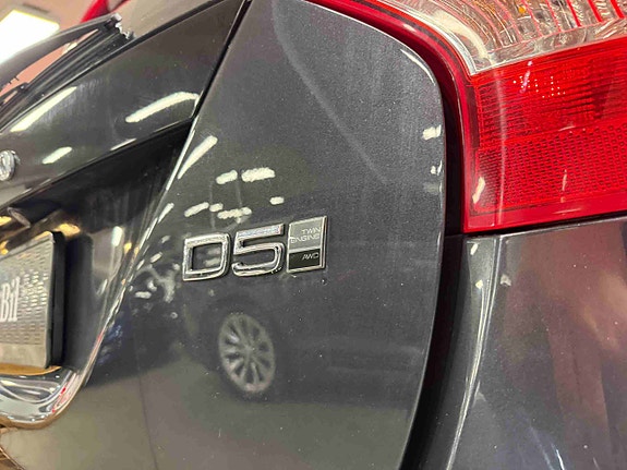 Volvo V60 9 of 30