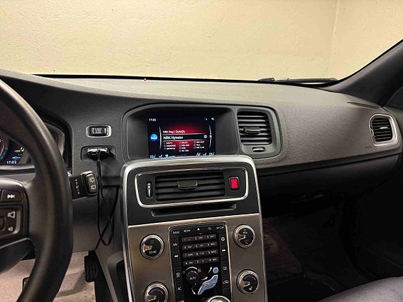 Volvo V60 24 of 30