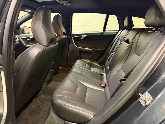 Volvo V60 15 of 30
