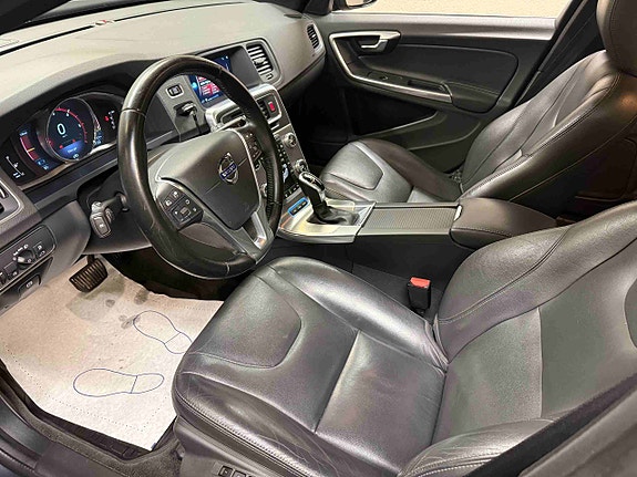 Volvo V60 11 of 30
