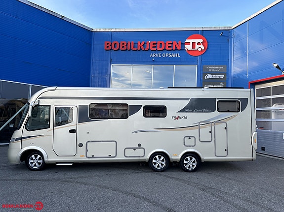 Frankia SALG *-50.000,- 8400 GD 6 T PLATIN/ Mercedes 3 liter/190HK/ Automat/ Bakhjulstrekk /hevbar bakaksel / Luftfjæring bak/ mye utstyr++