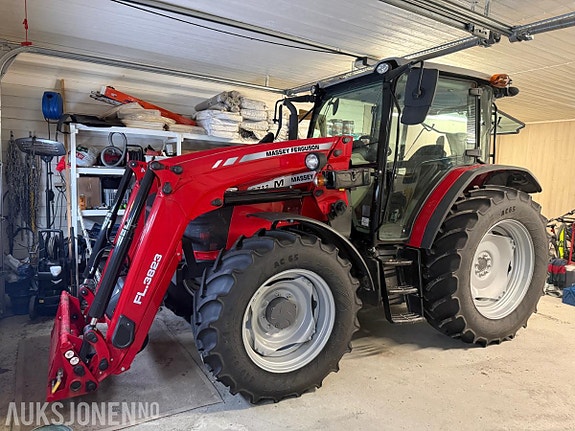 Massey Ferguson 5711