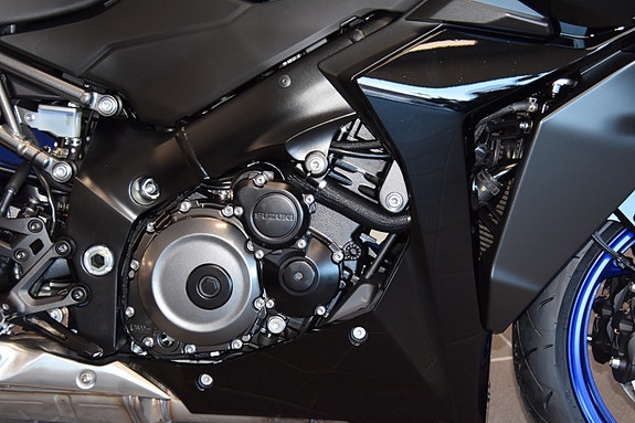 Suzuki GSX-S1000GT 7 of 9