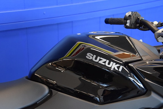Suzuki GSX-S1000GT 6 of 9