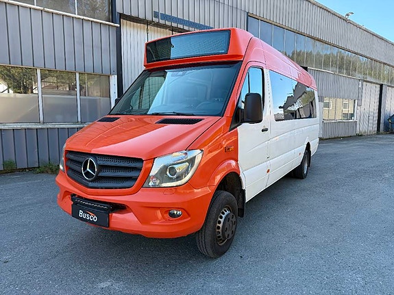 Mercedes-Benz Sprinter 516CDI 4x4. 17+1 seats.