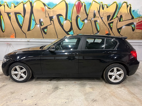 BMW 116i 4 of 5