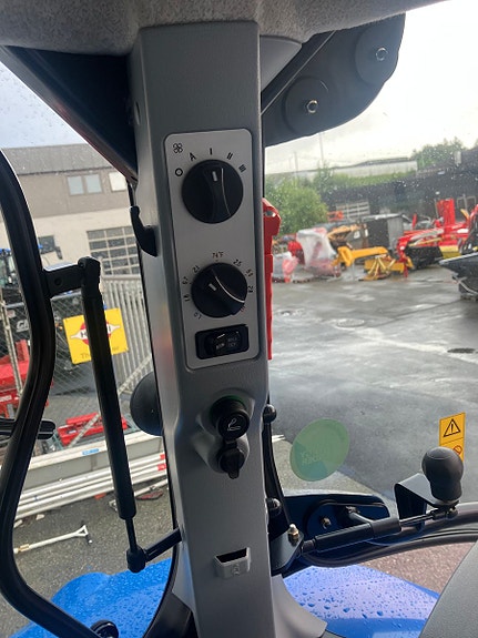 New Holland T6040 2011, kr 405 000,-