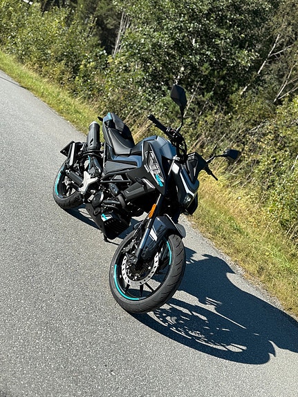 CFMOTO 125NK - STREETFIGHTER - 5" TFT SKJERM - 4 Takt - Lettsykkel