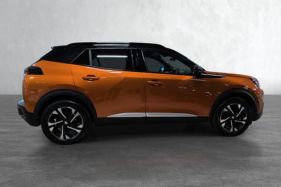 Start/stopp‑funksjonen sparer energi ved å automatisk slå av motoren når du står stille.