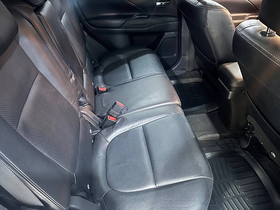 Mitsubishi Outlander 7 of 12